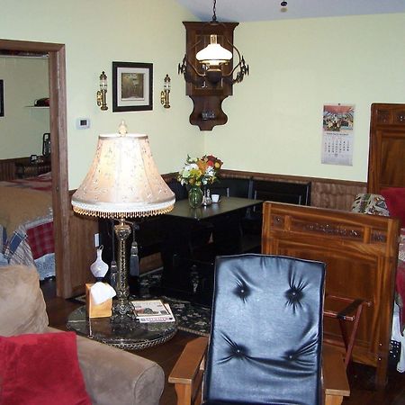 Alling House Bed And Breakfast Orange City Room photo