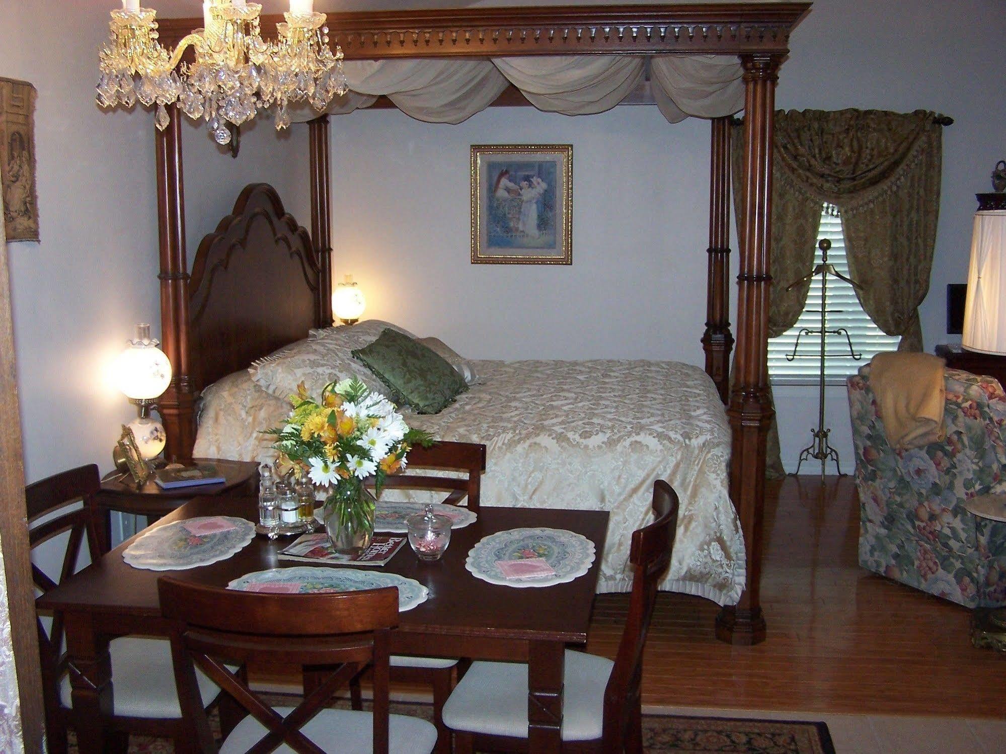 Alling House Bed And Breakfast Orange City Room photo